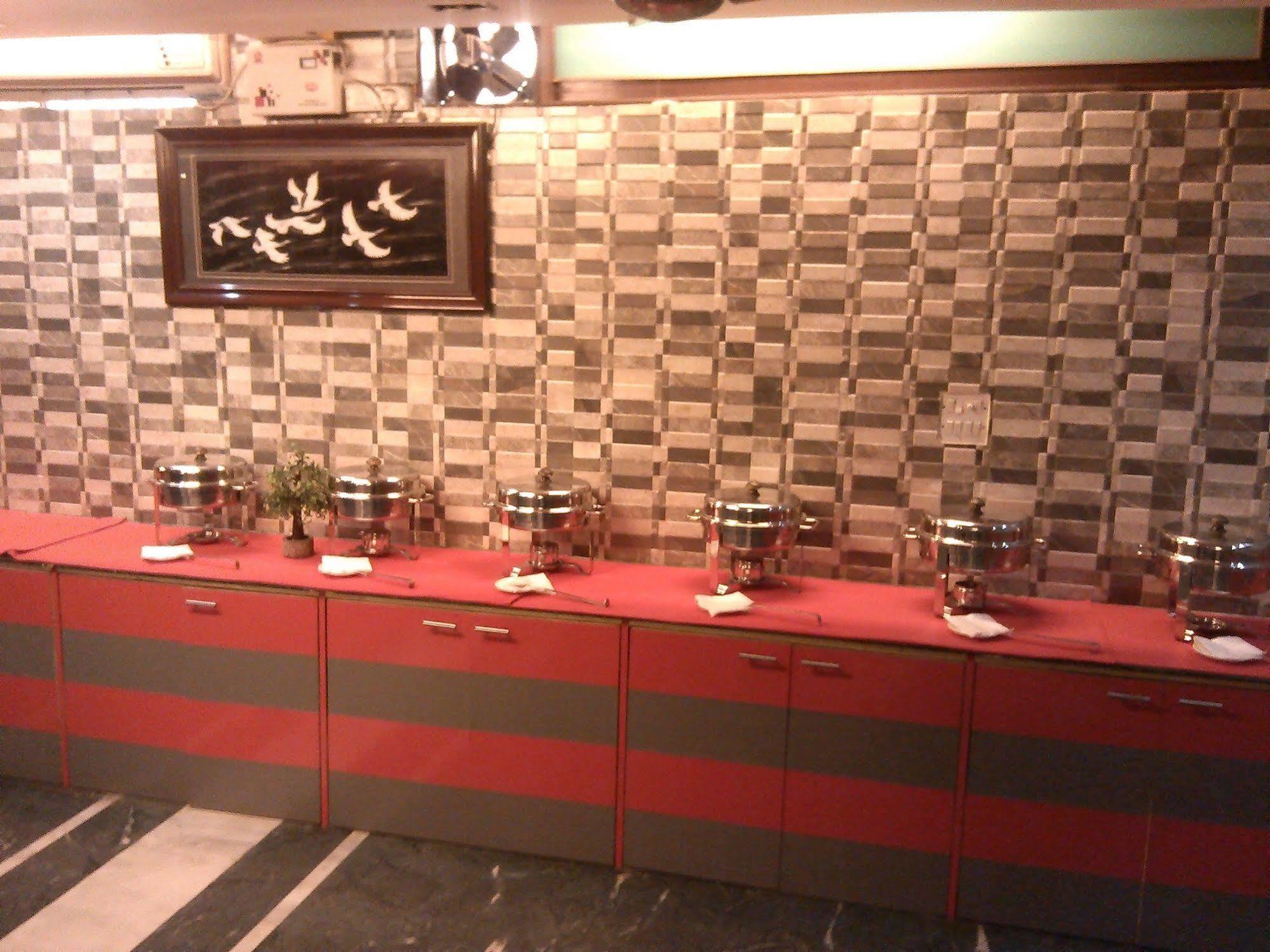 Sands Inn Gurgaon Kanhai المظهر الخارجي الصورة